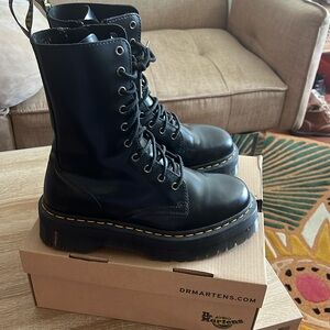 Dr. Marten Jadon Hi Boot smooth leather platform